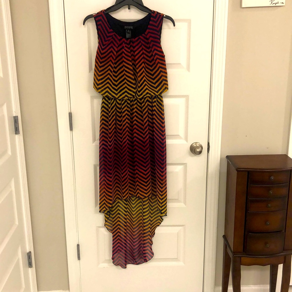 Size 4 high-low style dress in a sunset colored chevron pattern.